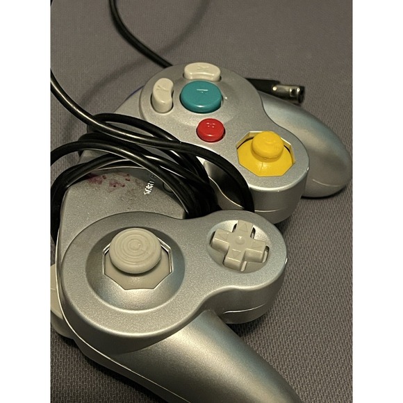 Nintendo‎ Game Cube Controllers - Picture 1 of 7